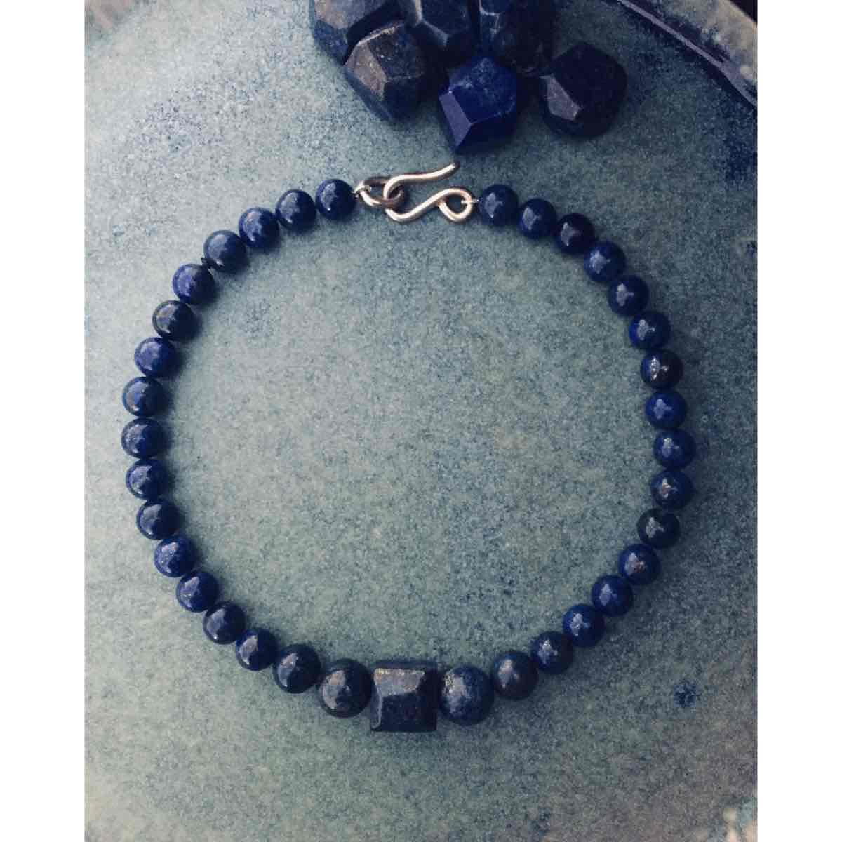 Collier en lapis-lazuli
