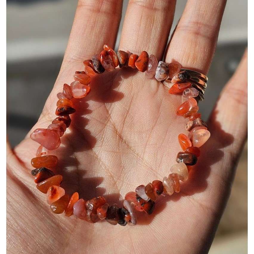 bracelet agate rouge élastique baroque pour un style unique