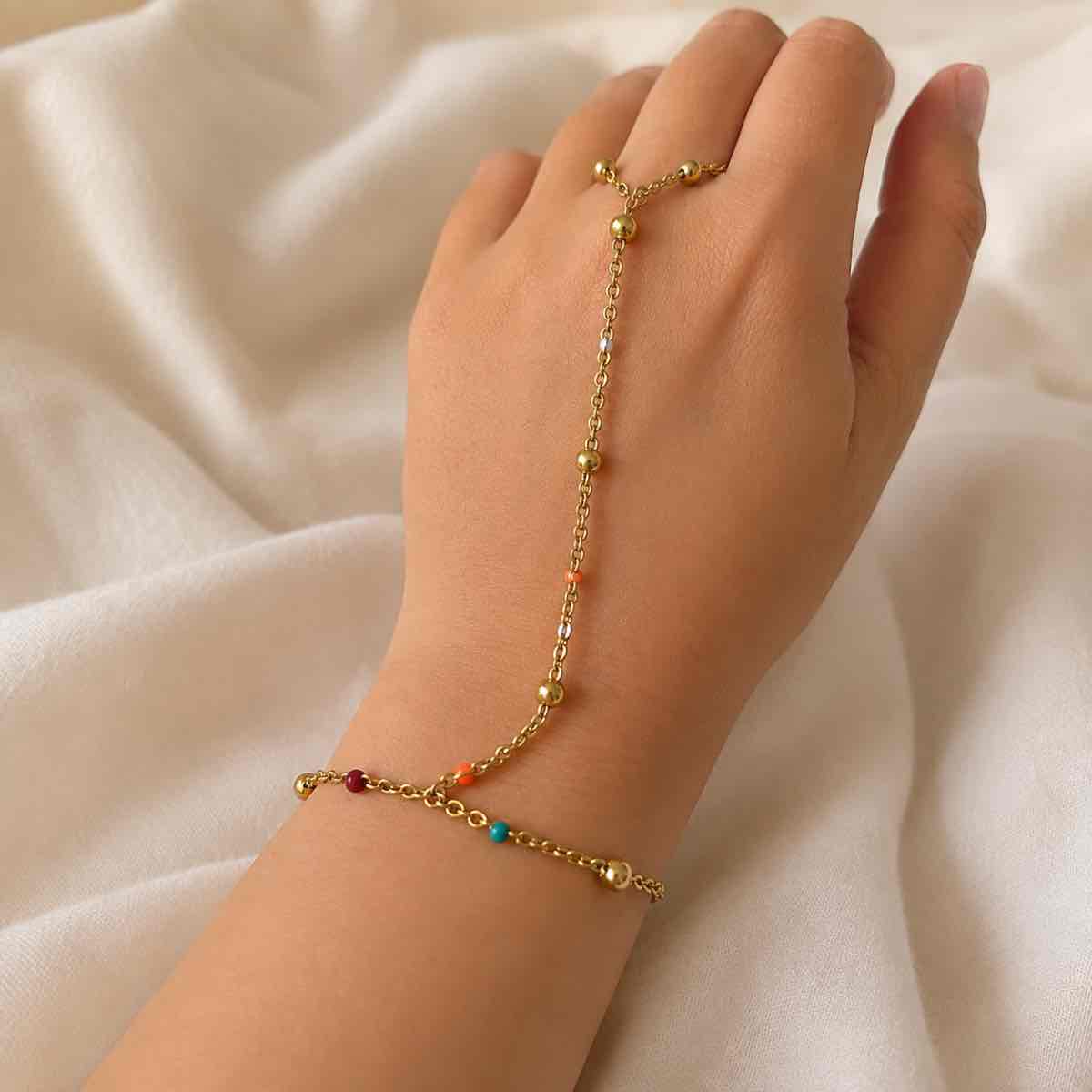 Chaine de main coloré élégante pour un style unique et audacieux