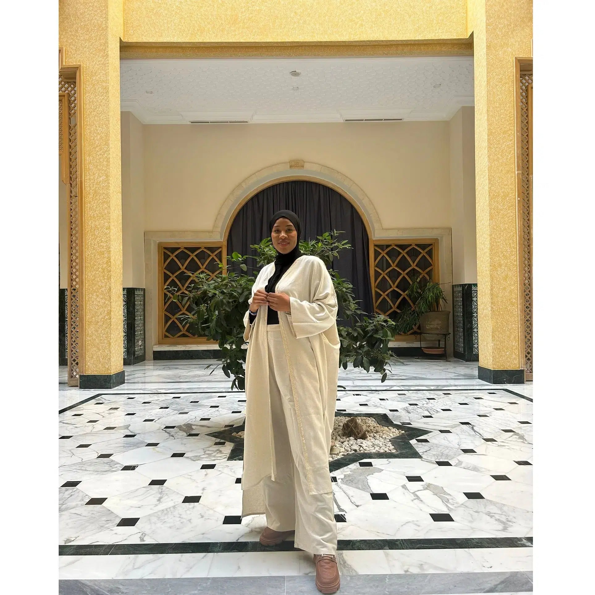 Abaya élégante ensemble kamraya pour une allure chic et unique