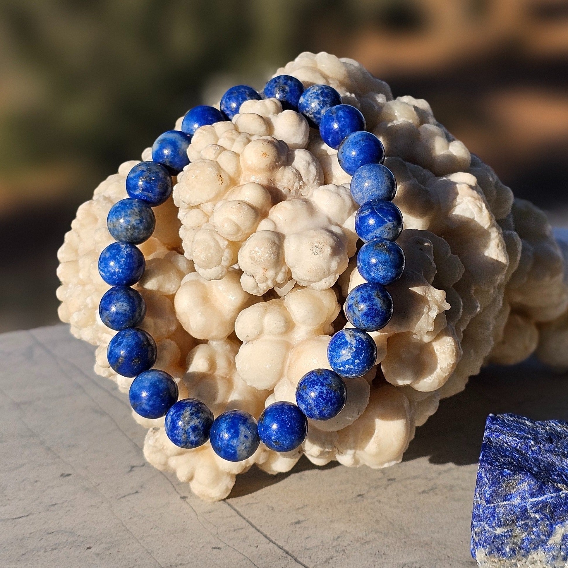 Bracelet élastique en Lapis Lazuli – Boules de 6 mm – Ajustable (19 à 21 cm)