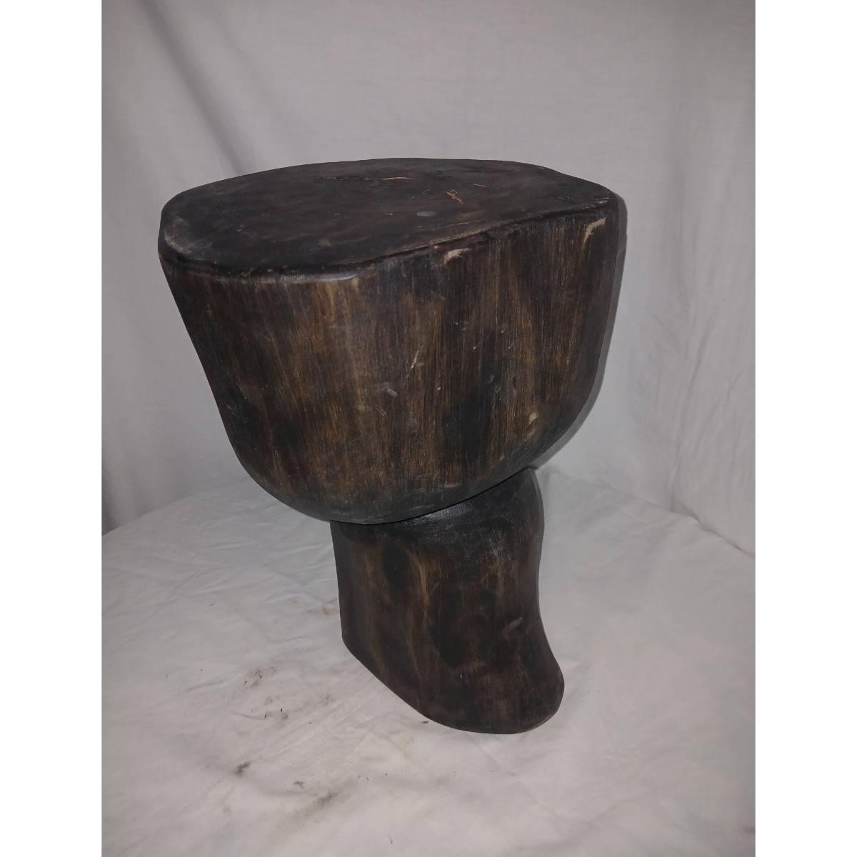 Tabouret en bois élégant pour un style africain unique