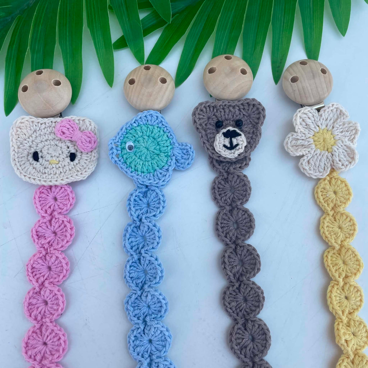 attache sucette personnalisée motif unique pour bébé élégant