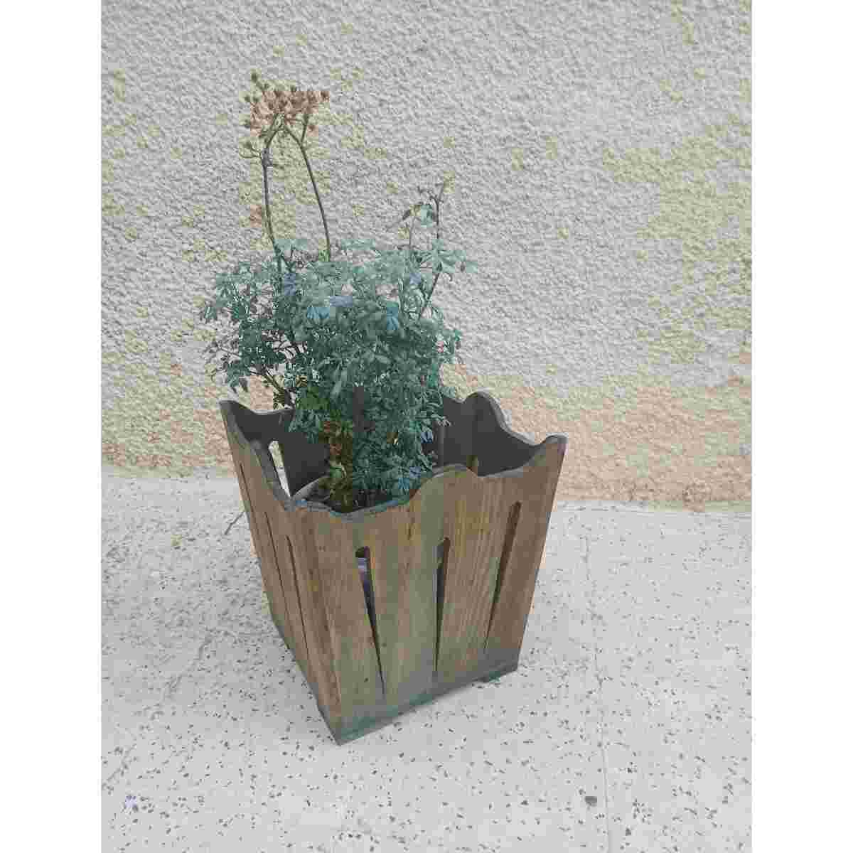 Panier bois authentique pour un rangement élégant et pratique