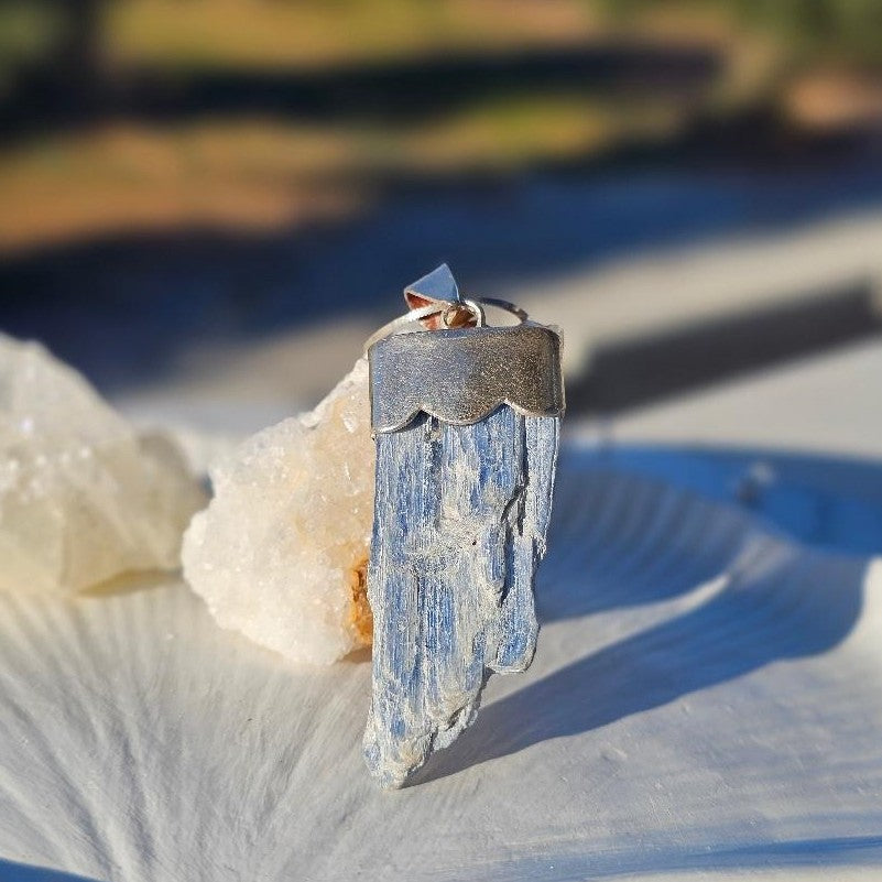 Collier kyanite en argent 925 pour un style unique et élégant