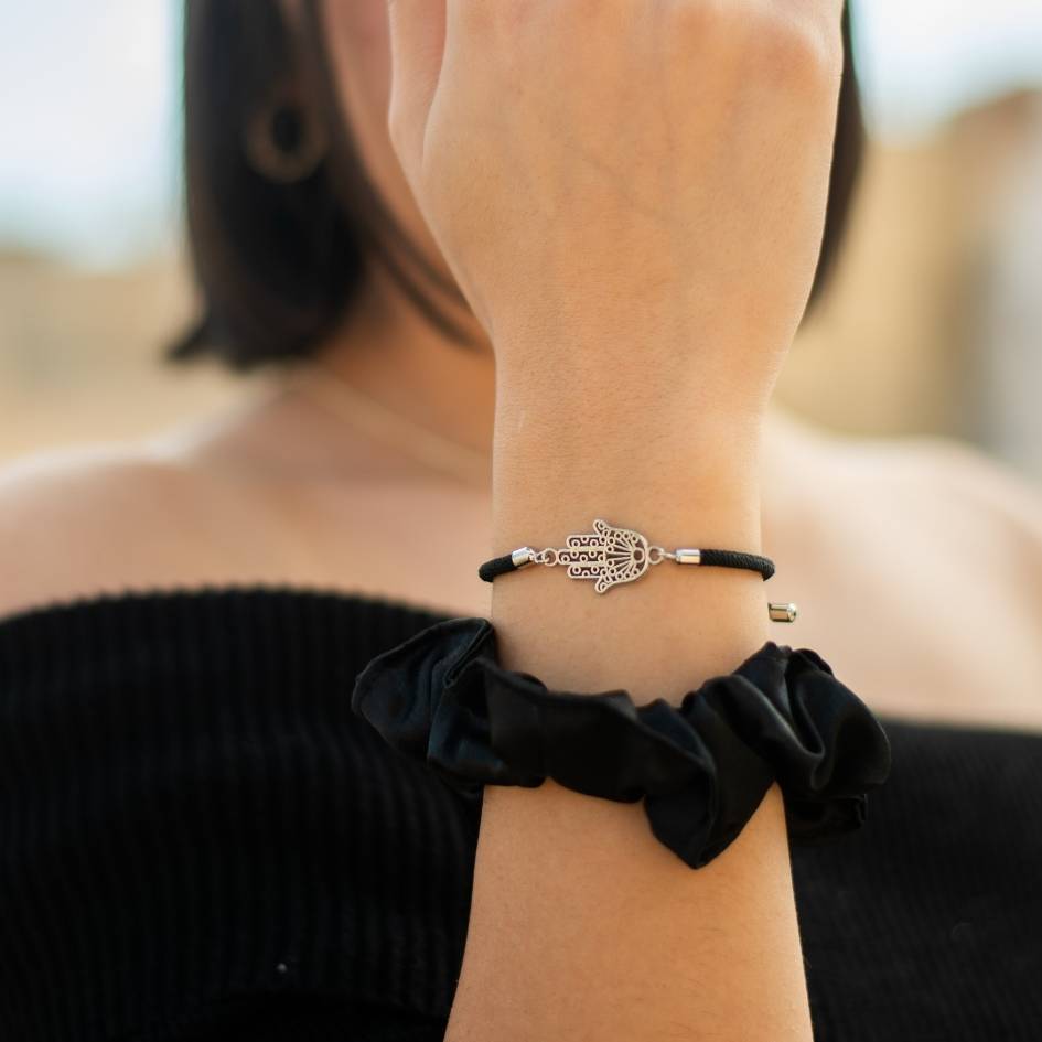 Bracelet ajustable noir khomsa et chouchou cheveux