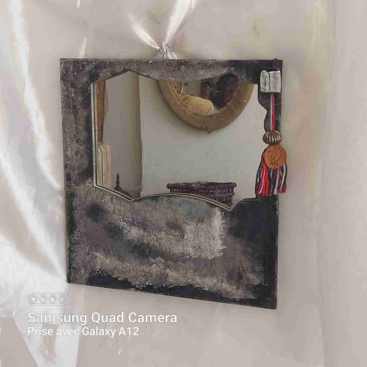 Miroir peint à la main chic et stylé pour tous les intérieurs