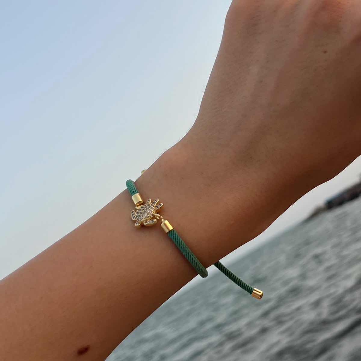 Bracelet ajustable vert motif tortue unique et tendance