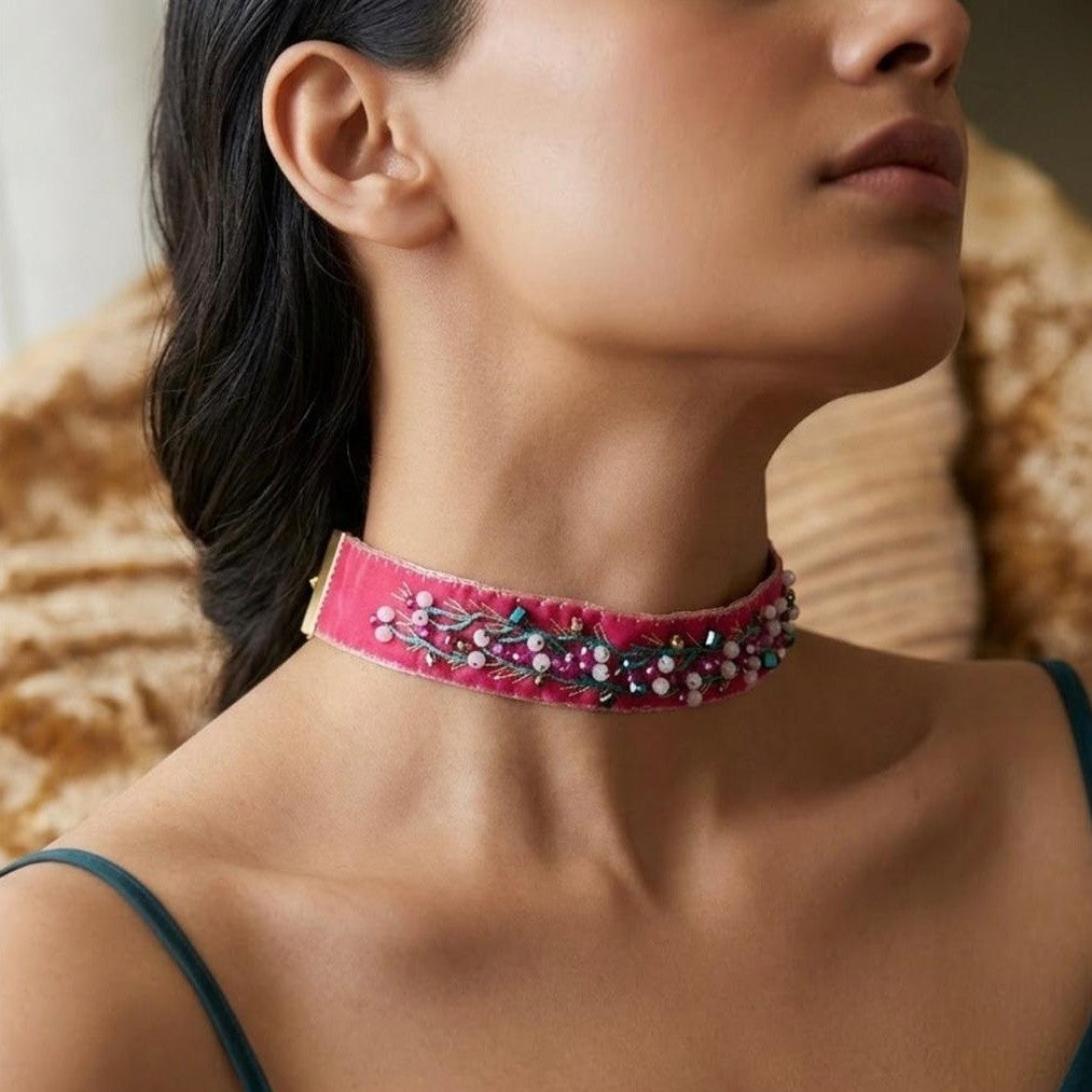 Collier bohème unique en velours pour un style éclatant