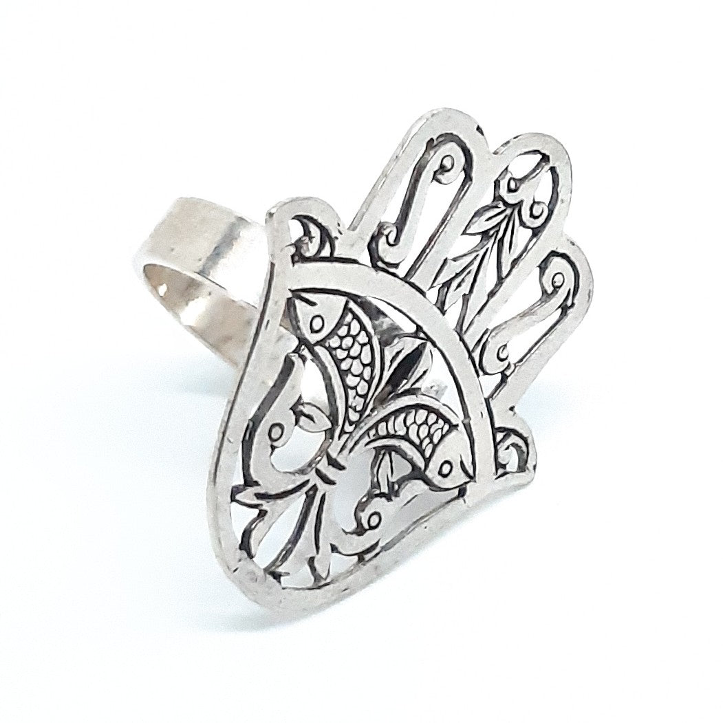 Finely engraved khomsa silver ring