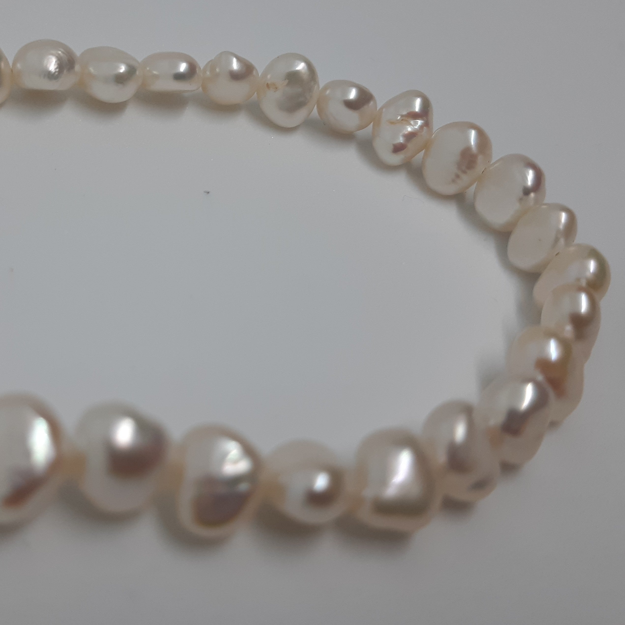 Flat Cultured Pearl Set, necklace, earrings and bracelet in authentic flat pearls