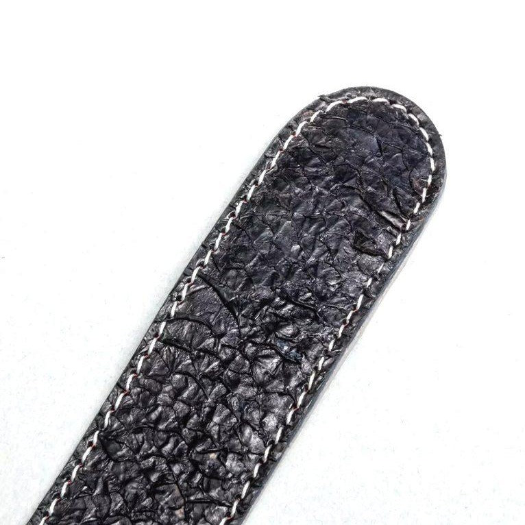 “Armilla black” salmon skin leather bracelet. 23 × 2.8cm