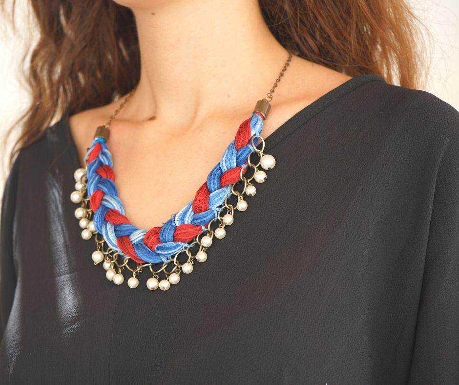 Collier tricolore tressé pendentif perles pour femme