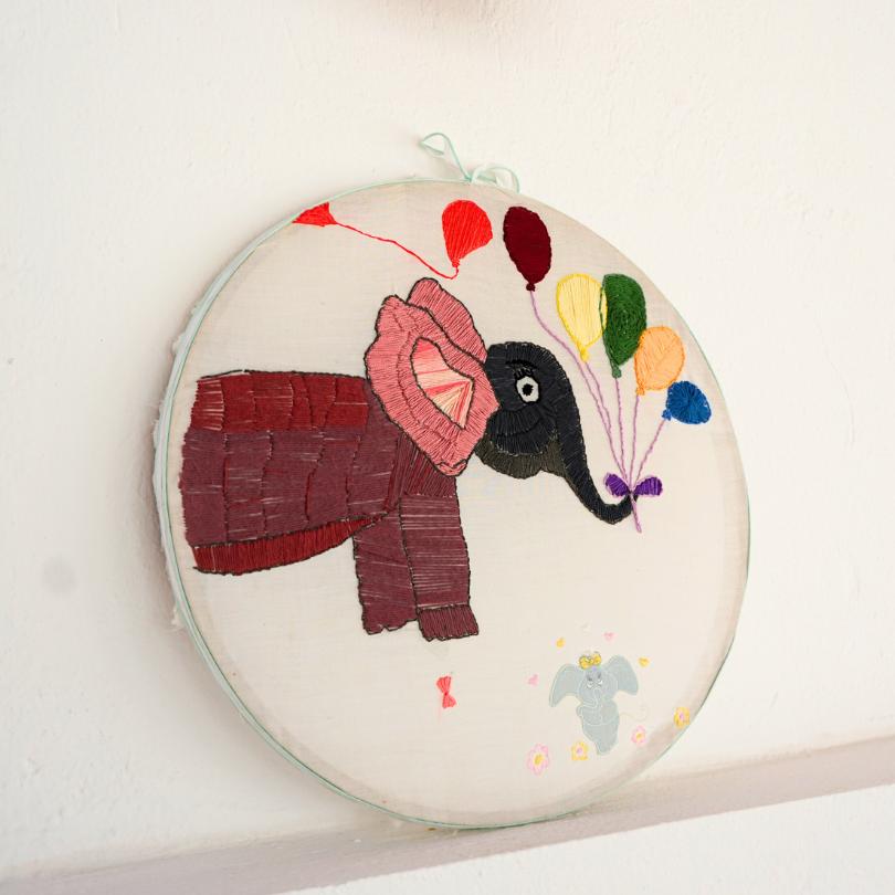 Handmade embroidery wall decoration "elephant with balloons"