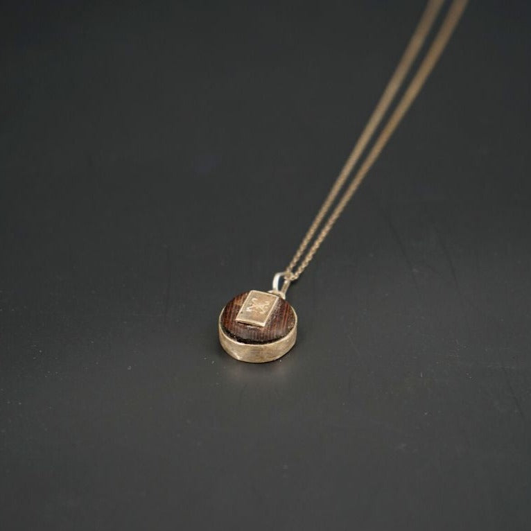 Berber necklace in wenge wood with a silver chain