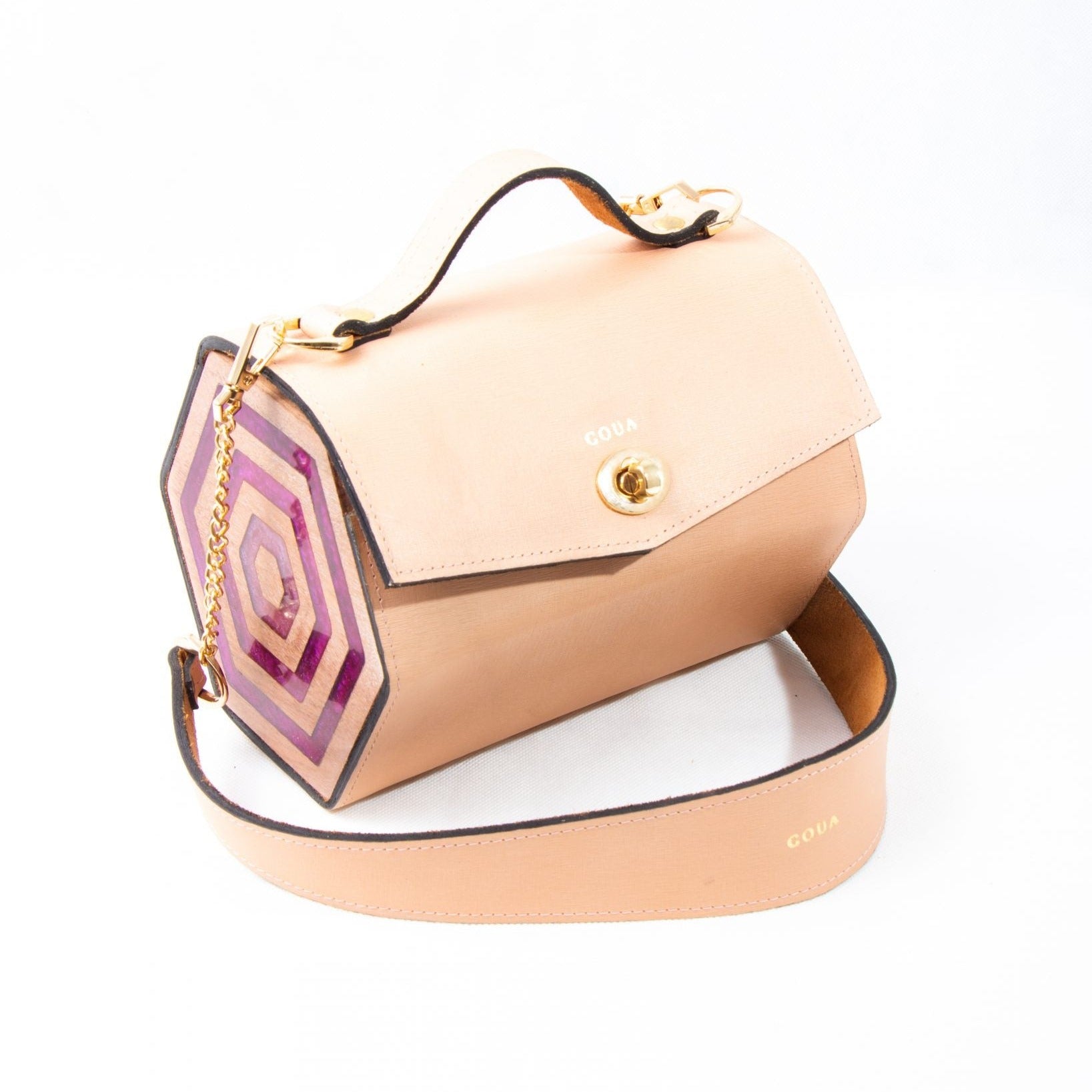Pink handbag with hexagonal faces in genuine leather and mahogany wood