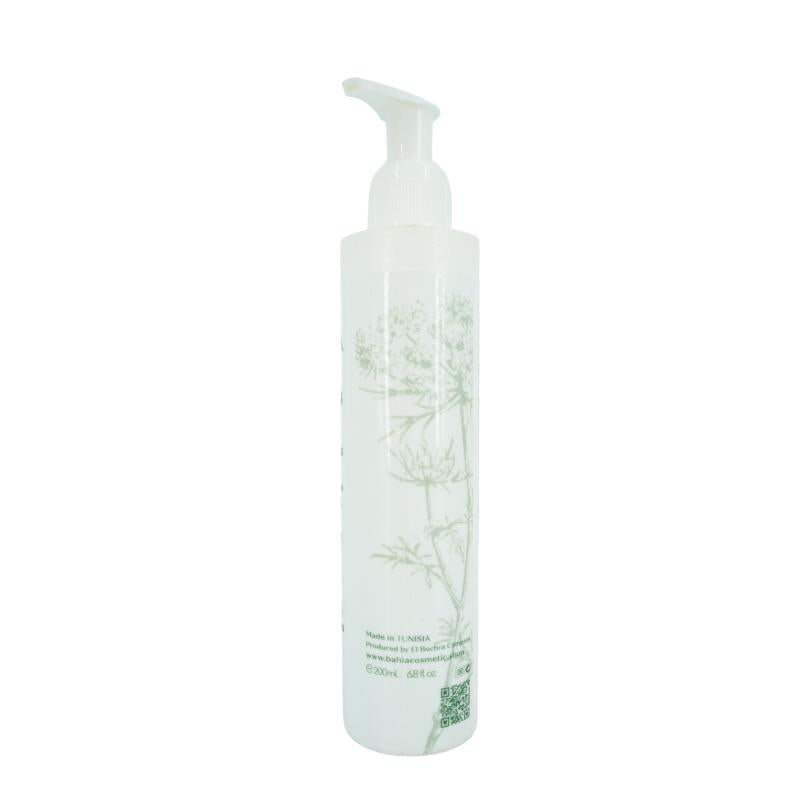 Cleansing milk with hyaluronic acid and wild carrot oil "freshness wave"