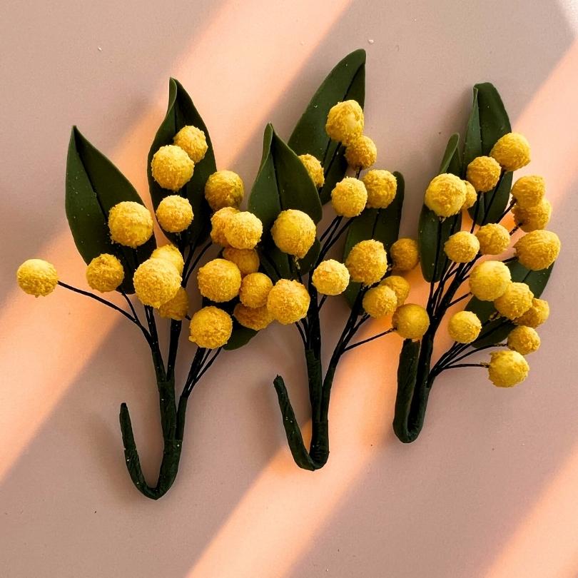Edible sugar “Mimosa” flowers