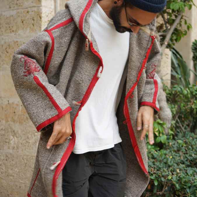 Veste berbère unisexe en laine 100% naturelle, Manteau chaud à capuchon, veste tissée à la main brodée, veste vintage et artisanale, taille unique
