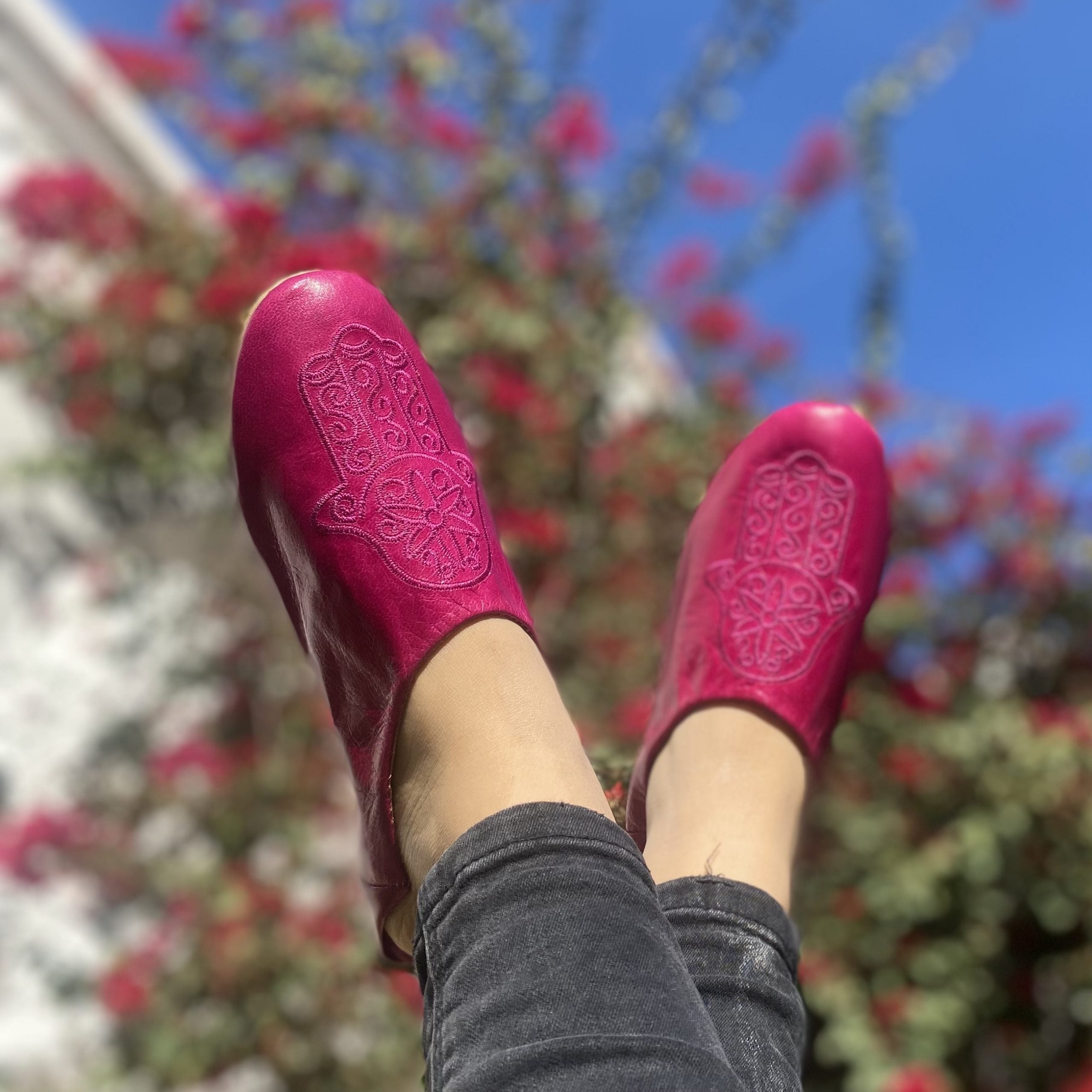 Babouche pour femmes brodée "Khmissa" en cuir véritable - artisanat Tunisien fait main | ILEYCOM
