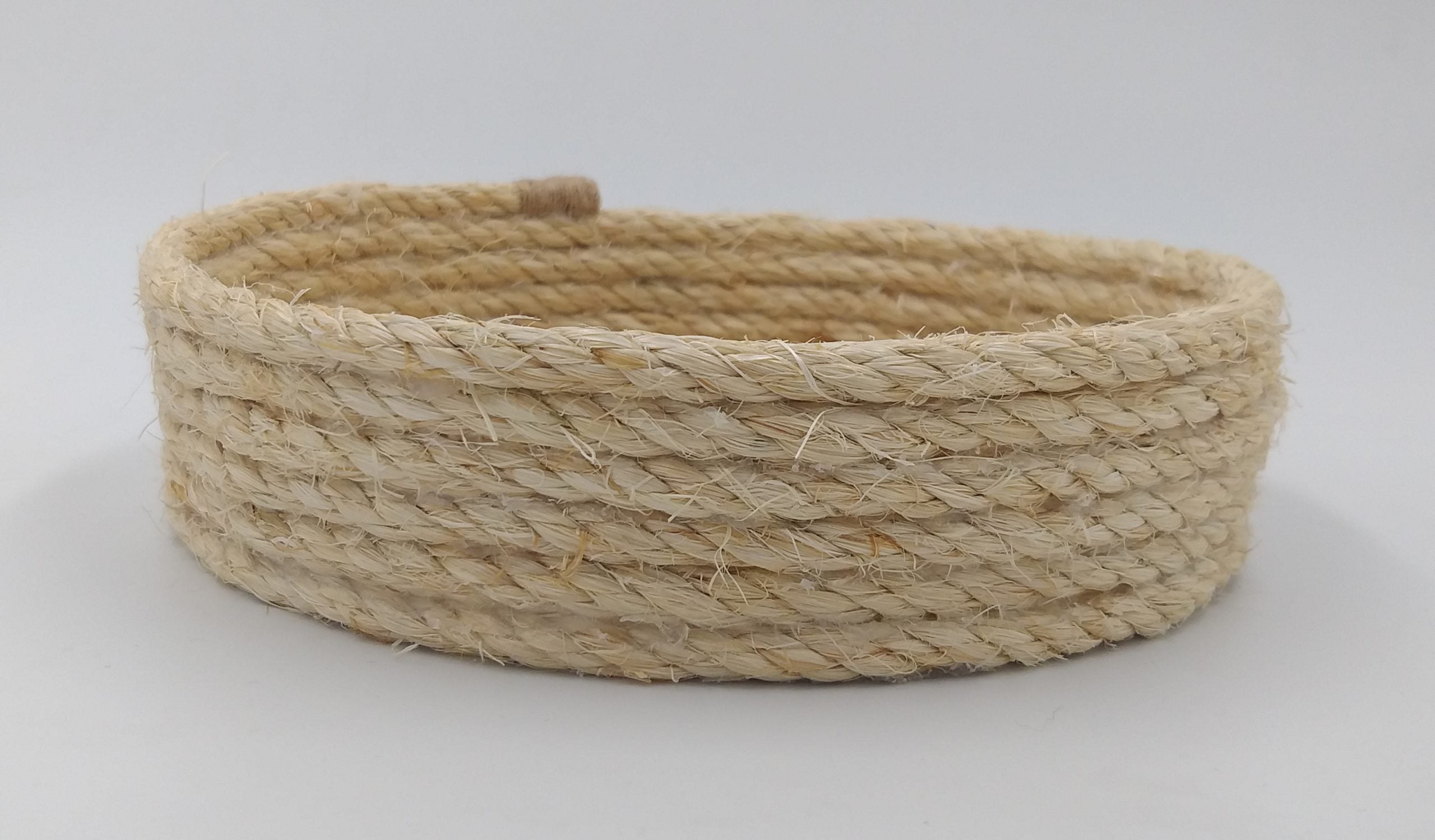 Corbeille rond - En sisal – Diamètre 18 cm - artisanat Tunisien fait main | ILEYCOM