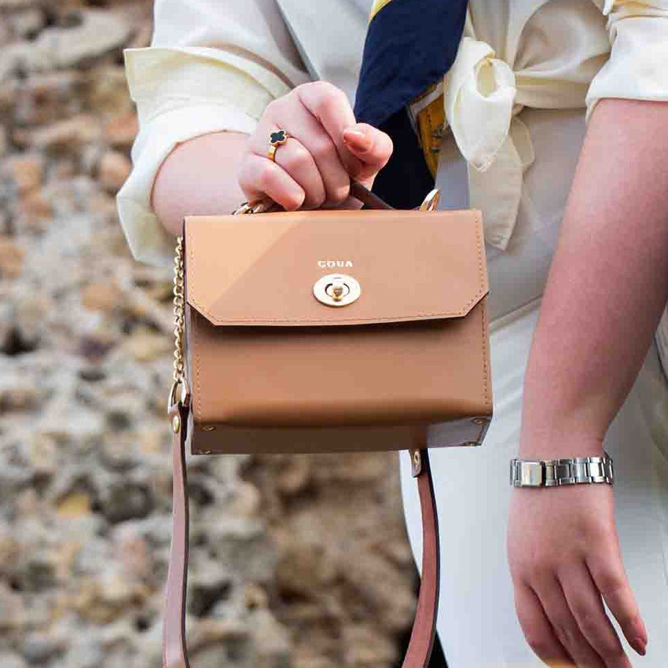 Sac à main beige rectangulaire en véritable cuir et bois d'acajou - artisanat Tunisien fait main | ILEYCOM